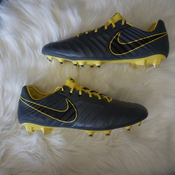 Nike Legend 7 Elite Tiempo FG Soccer Cleats - Picture 2 of 7